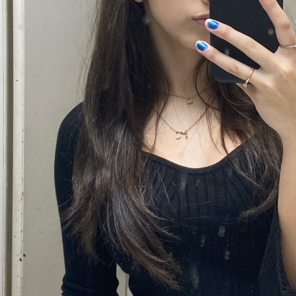 black long sleeve crop top